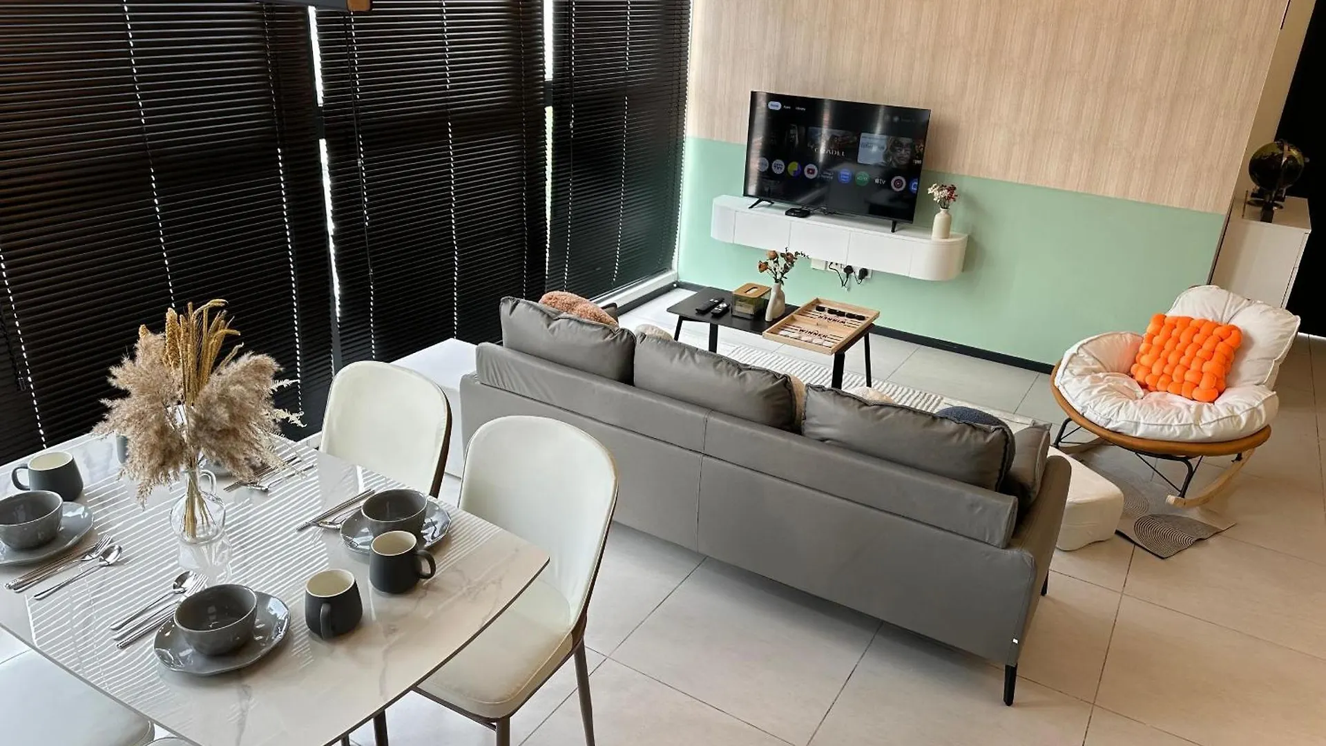 High Floor, 3Br 3Queen Bed, 2 Parking, Urban Suites By Xwhome Jelutong Apartment